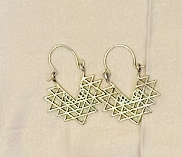 گوشواره دست ساز برنجی طرح جئومتریک