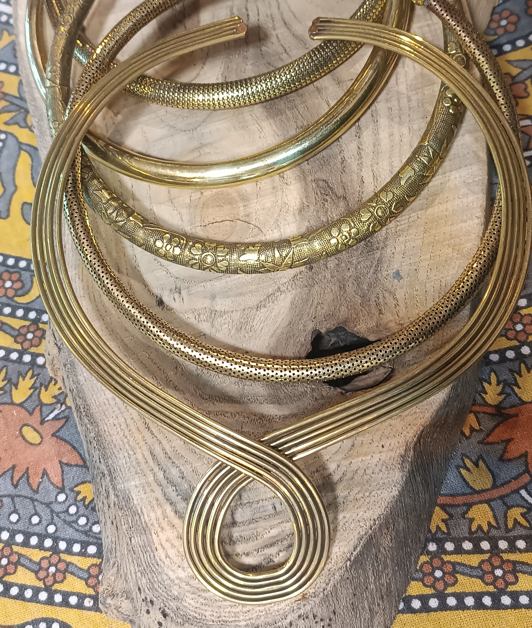 طوق برنجی طرح گره